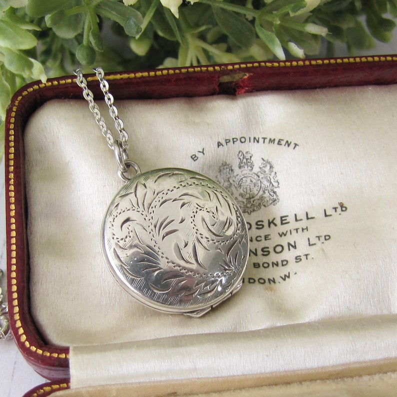 Vintage Victorian Style English Sterling Silver Locket & Chain