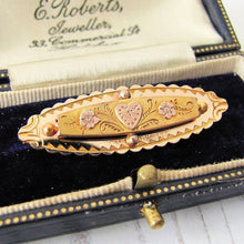 Cargar imagen en el visor de la galería, Antique Victorian 9ct Gold Sweetheart Brooch, Engraved Heart &amp; Forget-me-Nots
