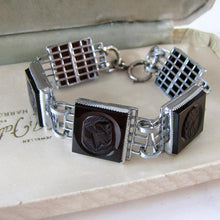 Cargar imagen en el visor de la galería, Art Deco Carnelian Carved Intaglio Silver Bracelet
