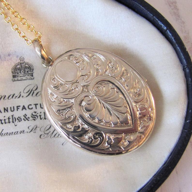 Large Victorian 9ct Gold Engraved Oval Locket