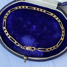 Cargar imagen en el visor de la galería, 9ct gold Figaro chain bracelet
