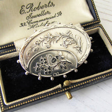 Cargar imagen en el visor de la galería, Victorian Aesthetic Silver Locket Back Brooch. - MercyMadge
