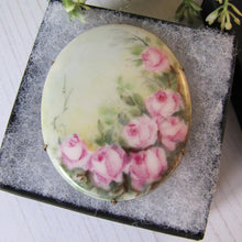 Cargar imagen en el visor de la galería, Antique Edwardian Porcelain Hand Painted English Rose Brooch
