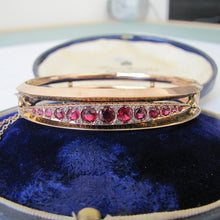Cargar imagen en el visor de la galería, Antique 9ct Gold Garnet &amp; Rose Cut Diamond Bracelet - MercyMadge

