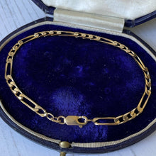 画像をギャラリービューアに読み込む, 9ct gold Figaro chain bracelet
