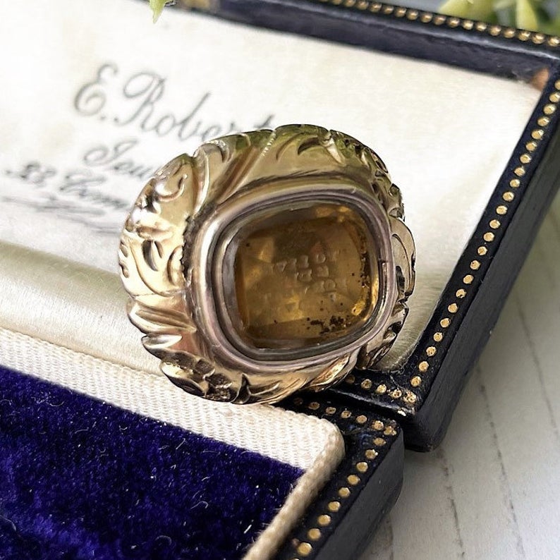 Georgian 15ct Gold Intaglio Seal Fob " To Live & Die For What I Love"