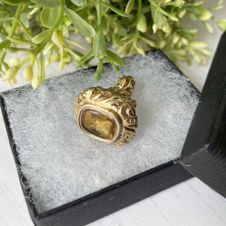 Georgian 15ct Gold Intaglio Seal Fob " To Live & Die For What I Love"