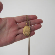 Cargar imagen en el visor de la galería, Victorian Style 9ct Gold Locket, 9ct Gold Serpentine Chain - MercyMadge
