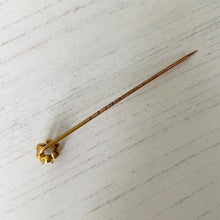 Cargar imagen en el visor de la galería, Victorian 15ct Gold &amp; Opal Stick Pin
