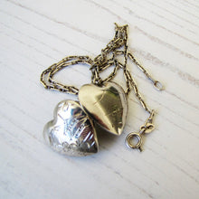 Cargar imagen en el visor de la galería, Japanese Aesthetic Sterling Silver Heart Locket
