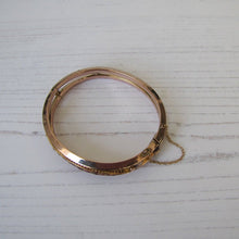Cargar imagen en el visor de la galería, Antique 9ct Gold Garnet &amp; Rose Cut Diamond Bracelet - MercyMadge
