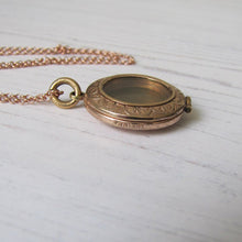 Load image into Gallery viewer, Antique Rose Gold Glass Front Engraved Locket
