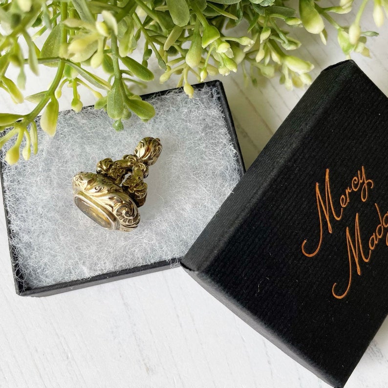 Georgian 15ct Gold Intaglio Seal Fob " To Live & Die For What I Love"