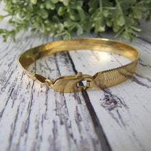 Load image into Gallery viewer, Vintage 18ct Yellow Gold Omega/Flat Snake Bracelet, Italy - MercyMadge
