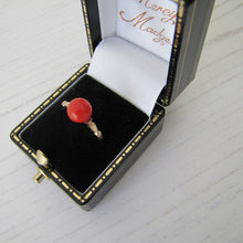 Cargar imagen en el visor de la galería, Antique 14ct Gold Red Coral Ring - MercyMadge
