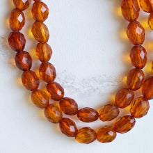 Lade das Bild in den Galerie-Viewer, Vintage 22&quot; Long Faceted Baltic Amber Bead Necklace
