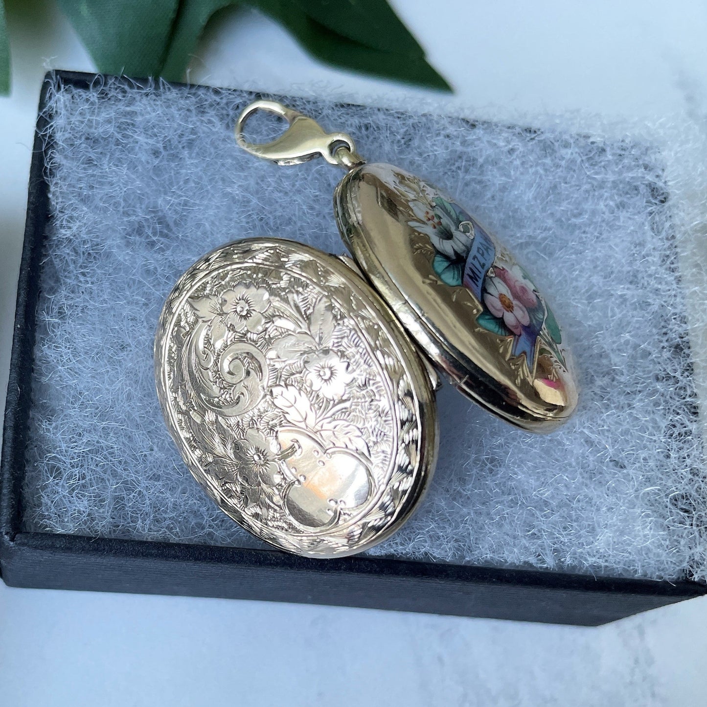 Victorian 9ct Gold Enamel Mizpah Locket, Dog-Clip Bale
