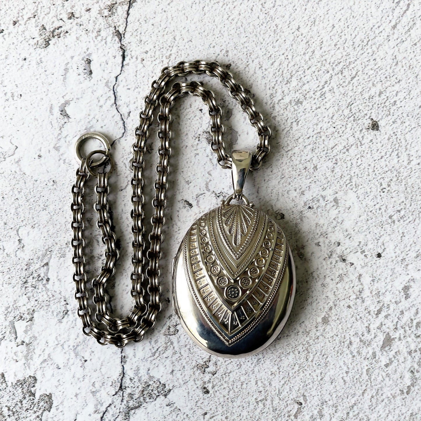 Victorian Baroque Sterling Silver Book Chain Locket Necklace With Period Photos