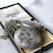 Cargar imagen en el visor de la galería, Antique Victorian Aesthetic Engraved Silver Locket Necklace
