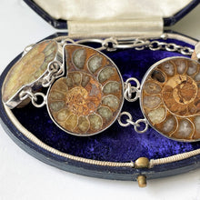 Cargar imagen en el visor de la galería, Vintage Sterling Silver Ammonite Bracelet
