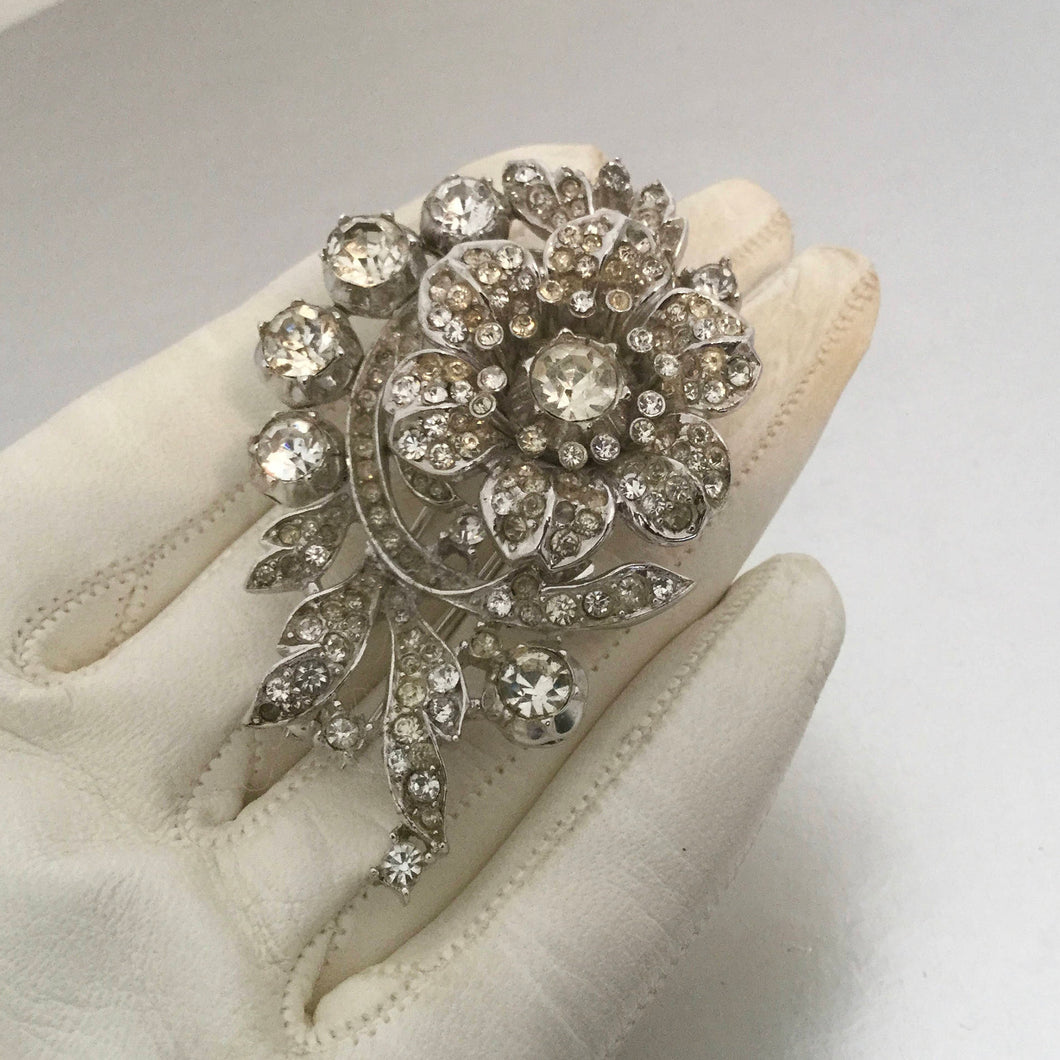 Alfred Philippe Trifari Rhodium Silver & Crystal  Diamante Fur Clip. - MercyMadge
