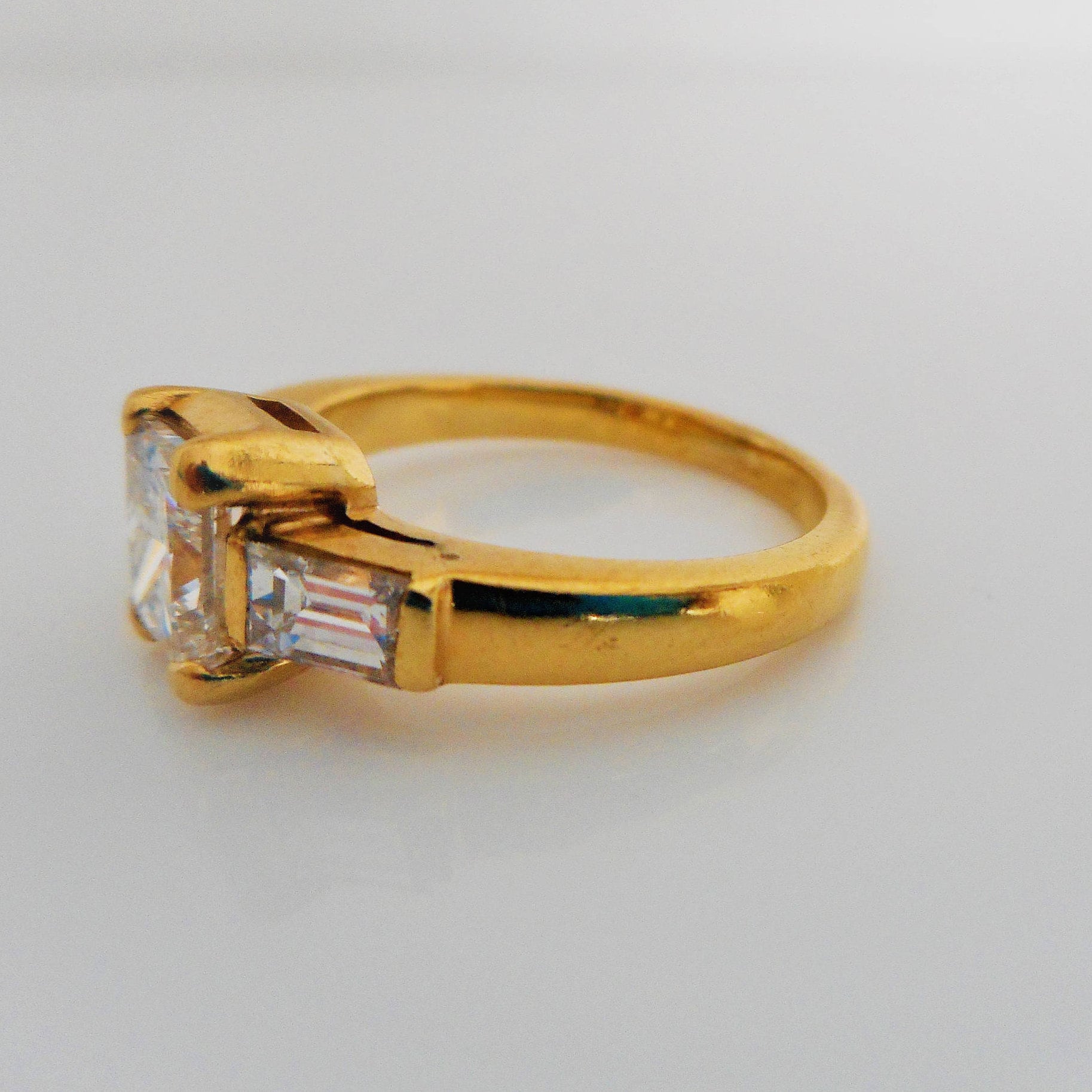 Vintage 18ct Gold Princess Cut Flawless Diamond Ring, Gazdar Of India. 3-Stone Diamond Engagement Ring & Certificate. 2.09ct Diamond Ring