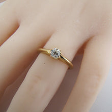 Cargar imagen en el visor de la galería, Antique 18ct Gold Diamond Solitaire Engagement Ring. - MercyMadge
