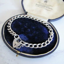 Cargar imagen en el visor de la galería, Sterling Silver Curb Chain Bracelet, Engraved Heart Padlock Clasp - MercyMadge
