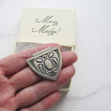 Cargar imagen en el visor de la galería, Art Nouveau Silver Shield Brooch, Stylised Moth - MercyMadge
