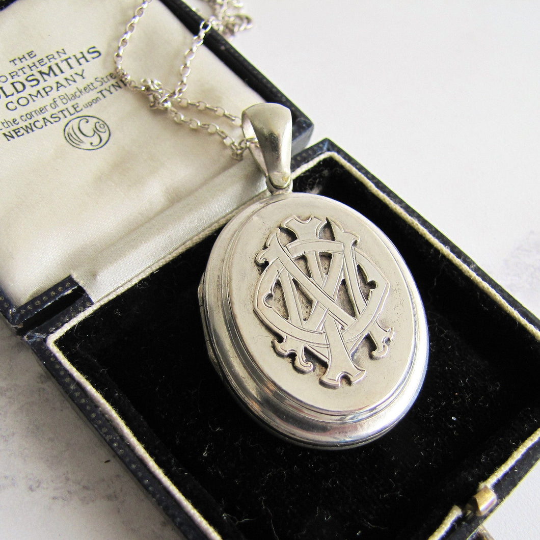 Sterling Silver 'In Memory Of' Antique Mourning Locket - MercyMadge