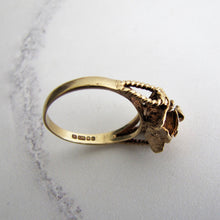 Cargar imagen en el visor de la galería, Vintage 9ct Gold English Rose Ring. Hallmarked London 1979. - MercyMadge
