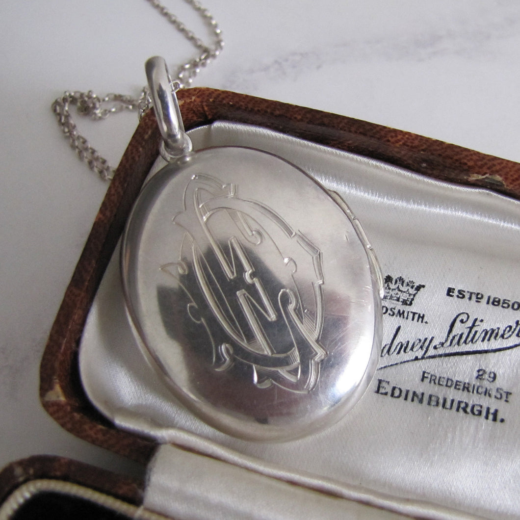 Victorian Large Oval Sterling Silver Locket. - MercyMadge