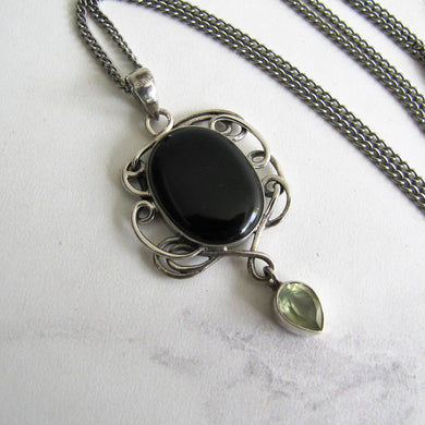 Vintage Whitby Jet Sterling Silver Pendant Necklace. - MercyMadge