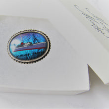 Cargar imagen en el visor de la galería, 1930s Art Deco Butterfly Wing Silver Brooch - MercyMadge
