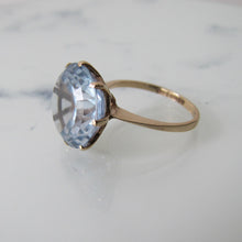 Cargar imagen en el visor de la galería, 1960&#39;s 10 Carat Topaz Solitaire Dress Ring, 9ct Gold. - MercyMadge

