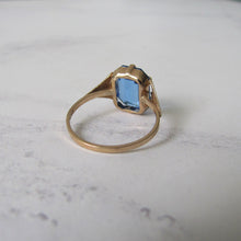 Cargar imagen en el visor de la galería, Art Deco Blue Zircon Ring, 9ct Gold. - MercyMadge
