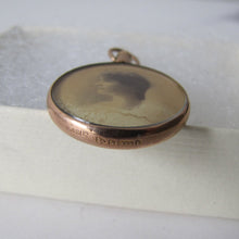 Cargar imagen en el visor de la galería, Antique 9ct Rose Gold Locket Necklace. Edwardian Portrait Locket, Chester Hallmarks. - MercyMadge

