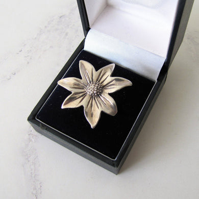 Vintage Sterling Silver Daisy Flower Ring. - MercyMadge