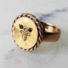 Cargar imagen en el visor de la galería, Victorian 9ct Gold Signet Ring, Gem Set Engraved Bee. - MercyMadge
