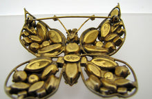 Cargar imagen en el visor de la galería, 1950s LaRoco Butterfly Brooch &amp; Earring Set. - MercyMadge
