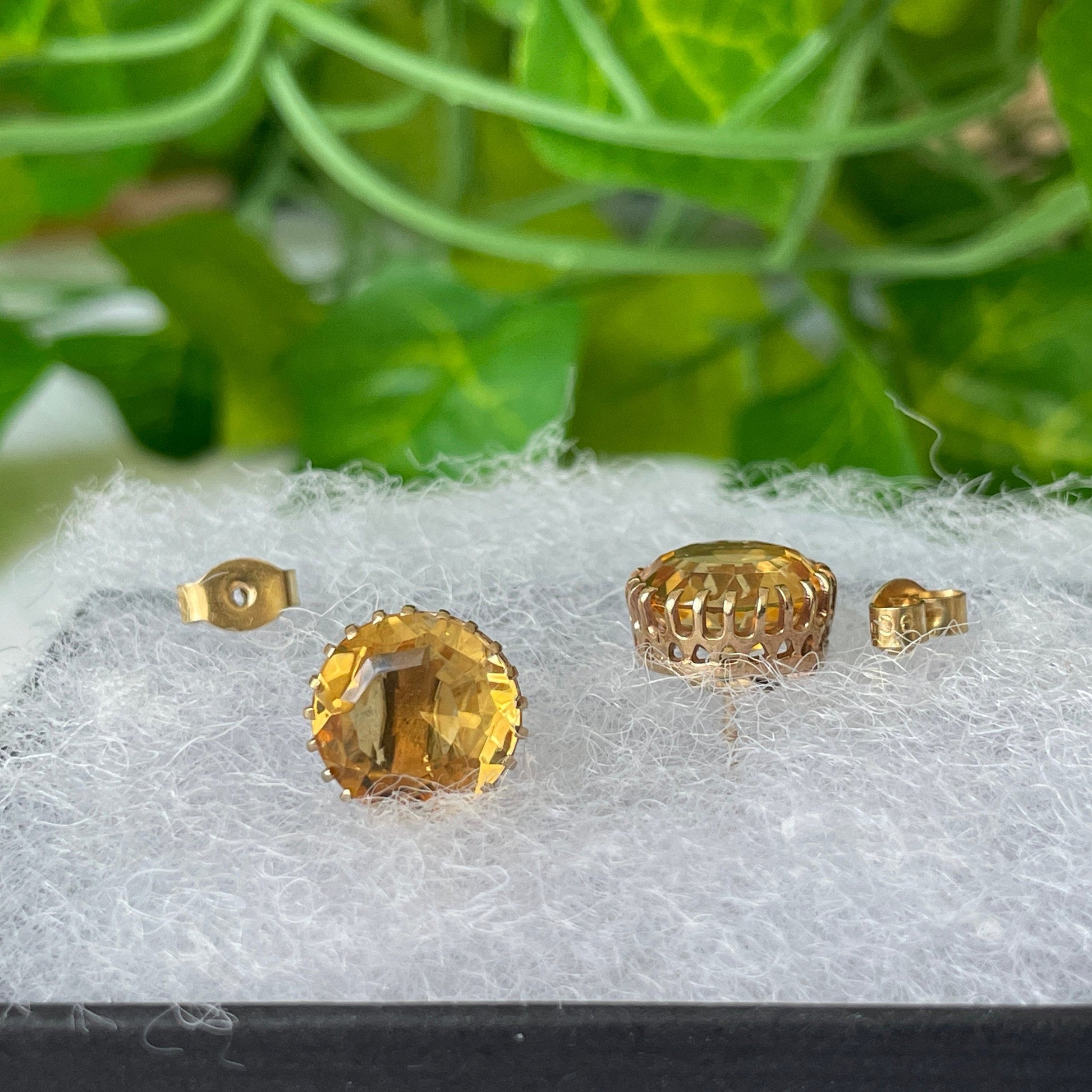Victorian Scottish 15ct Gold Cairngorm Citrine Earrings. Antique Golden Citrine Solitaire Stud Earrings In Coronet Settings