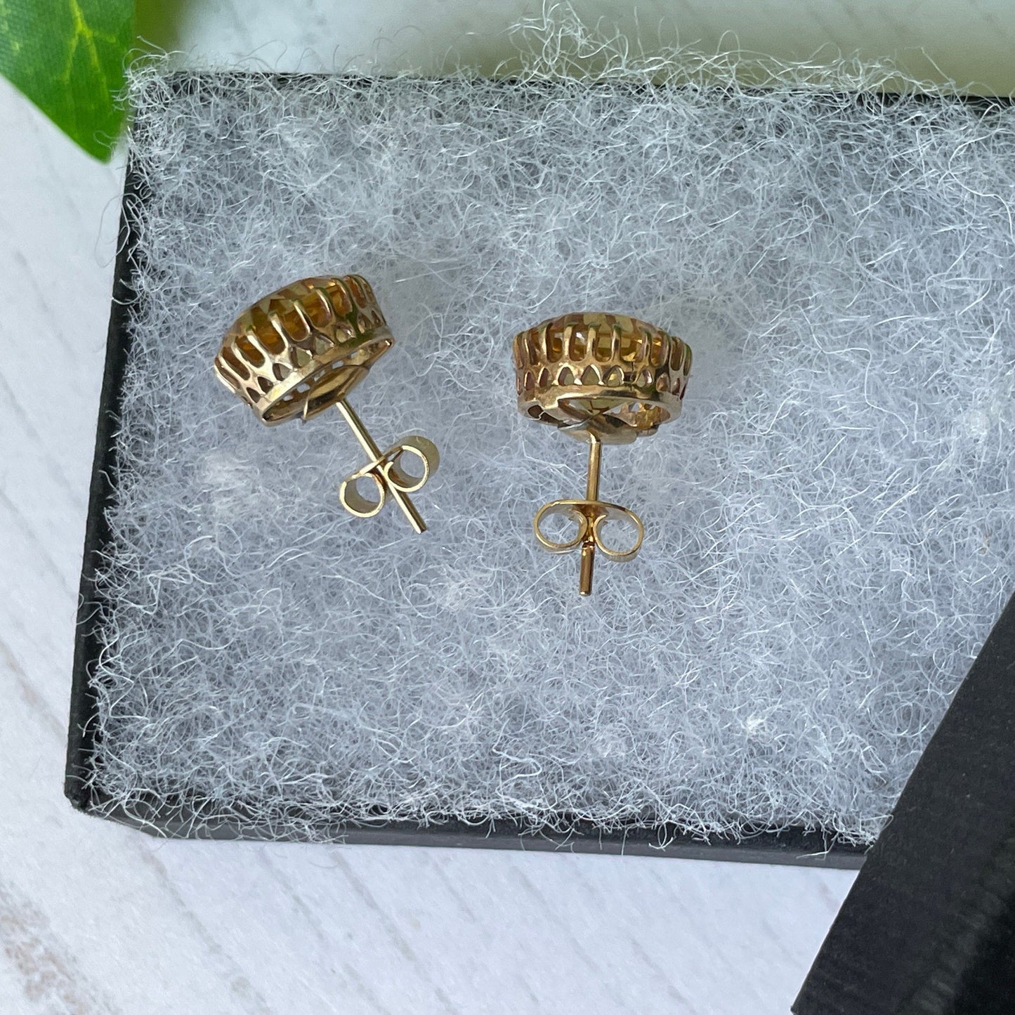 Victorian Scottish 15ct Gold Cairngorm Citrine Earrings. Antique Golden Citrine Solitaire Stud Earrings In Coronet Settings