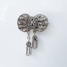 Load image into Gallery viewer, Antique 950 Silver Filigree Cannetille Ribbon Brooch
