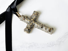 Cargar imagen en el visor de la galería, Antique Victorian Large Cross Pendant. Gold Engraved &amp; Embossed Ivy Necklace Pendant. Antique Spiritual Christian Jewelry
