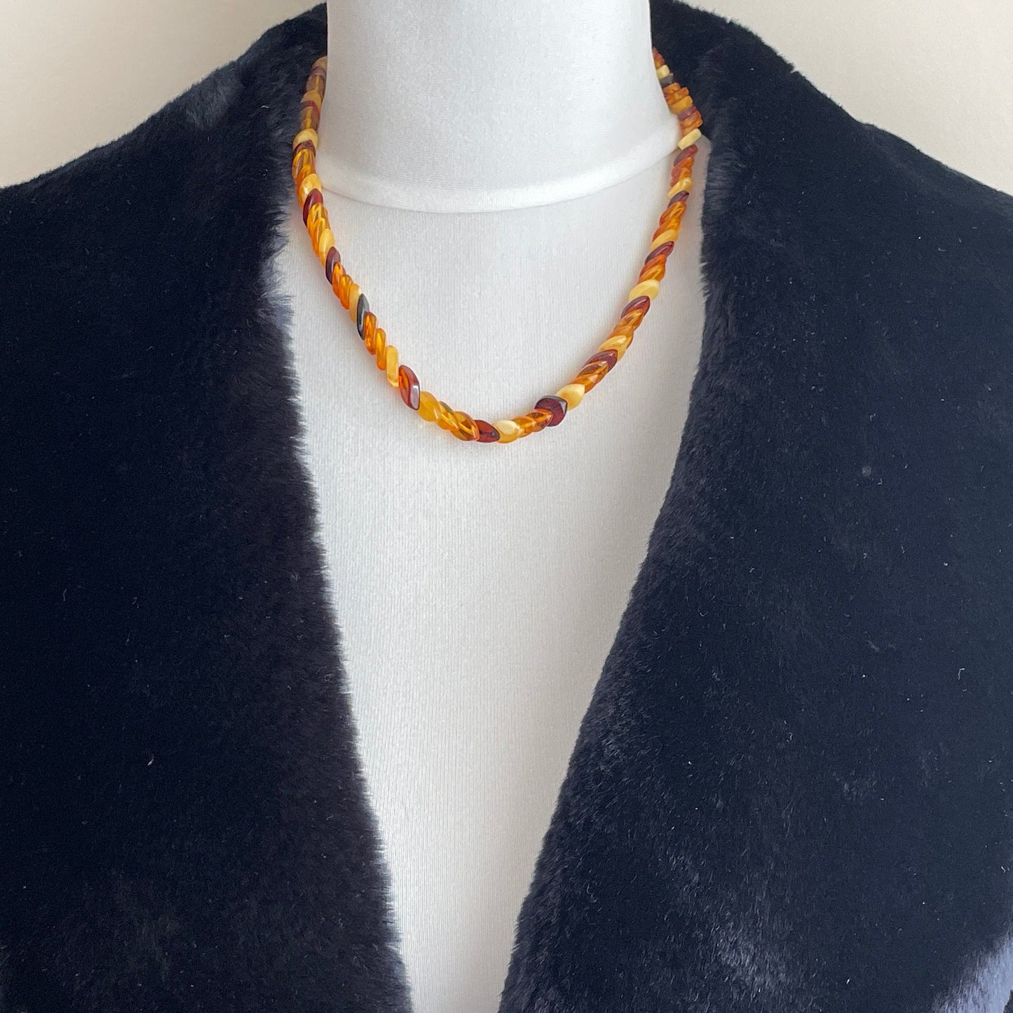 Vintage 1930s Baltic Amber Beaded Necklace. Mixed Cognac, Honey & Egg Yolk Natural Amber Leaf Bead Necklace. Art Deco Collar Necklace