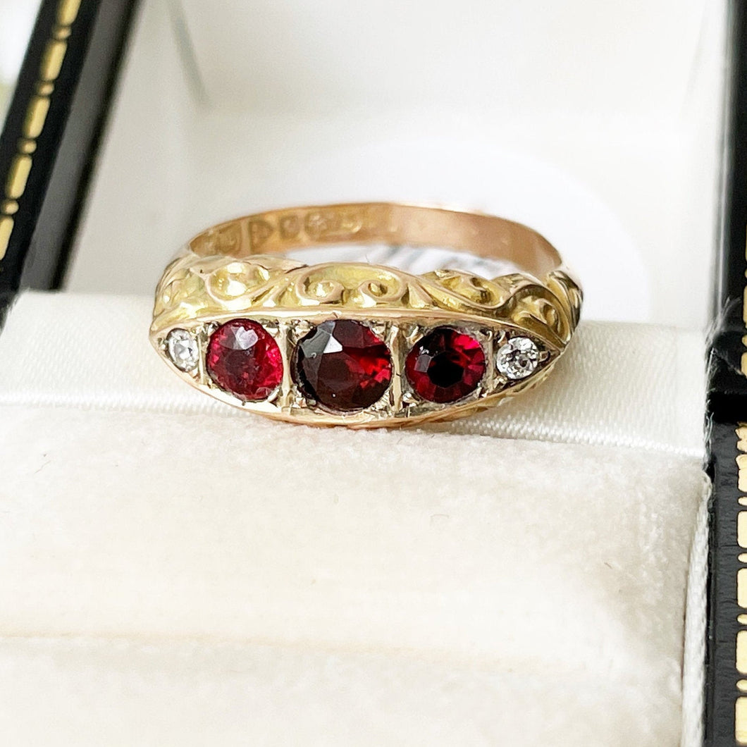 Antique Edwardian Red Garnet & Diamond 9ct Gold Ring. 3 Stone Carved Gold Boat Style Ring, Chester 1911, Size 5.75 US / L UK / 51.5 EU