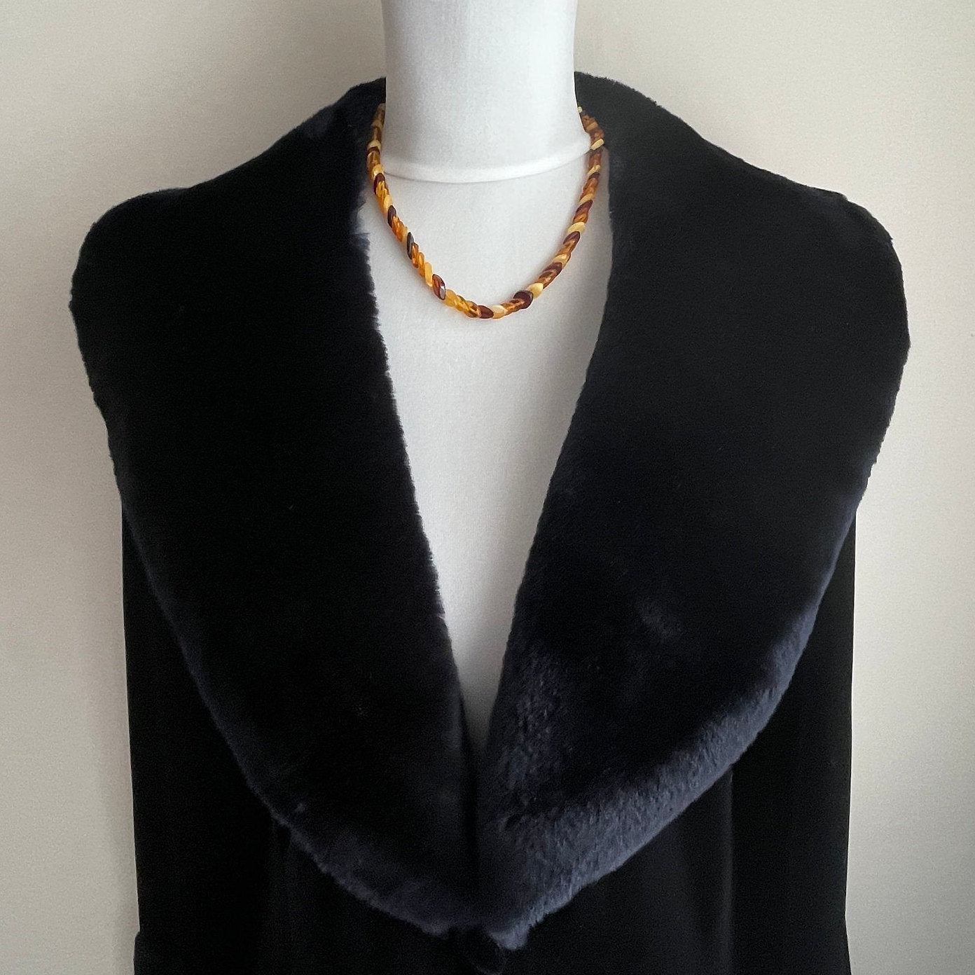 Vintage 1930s Baltic Amber Beaded Necklace. Mixed Cognac, Honey & Egg Yolk Natural Amber Leaf Bead Necklace. Art Deco Collar Necklace