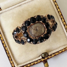 Cargar imagen en el visor de la galería, Antique Georgian 18ct Gold Mourning Ring, Engraved 1815. Gents Stuart Crystal Black Paste Memorial Ring With Hair Compartment. Regency Ring
