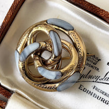 画像をギャラリービューアに読み込む, Antique Scottish Banded Agate Brooch. Victorian Lovers Gordian Knot Gold Gilt Brooch. Engraved Silver Celtic Ring Brooch. Sweetheart Jewelry
