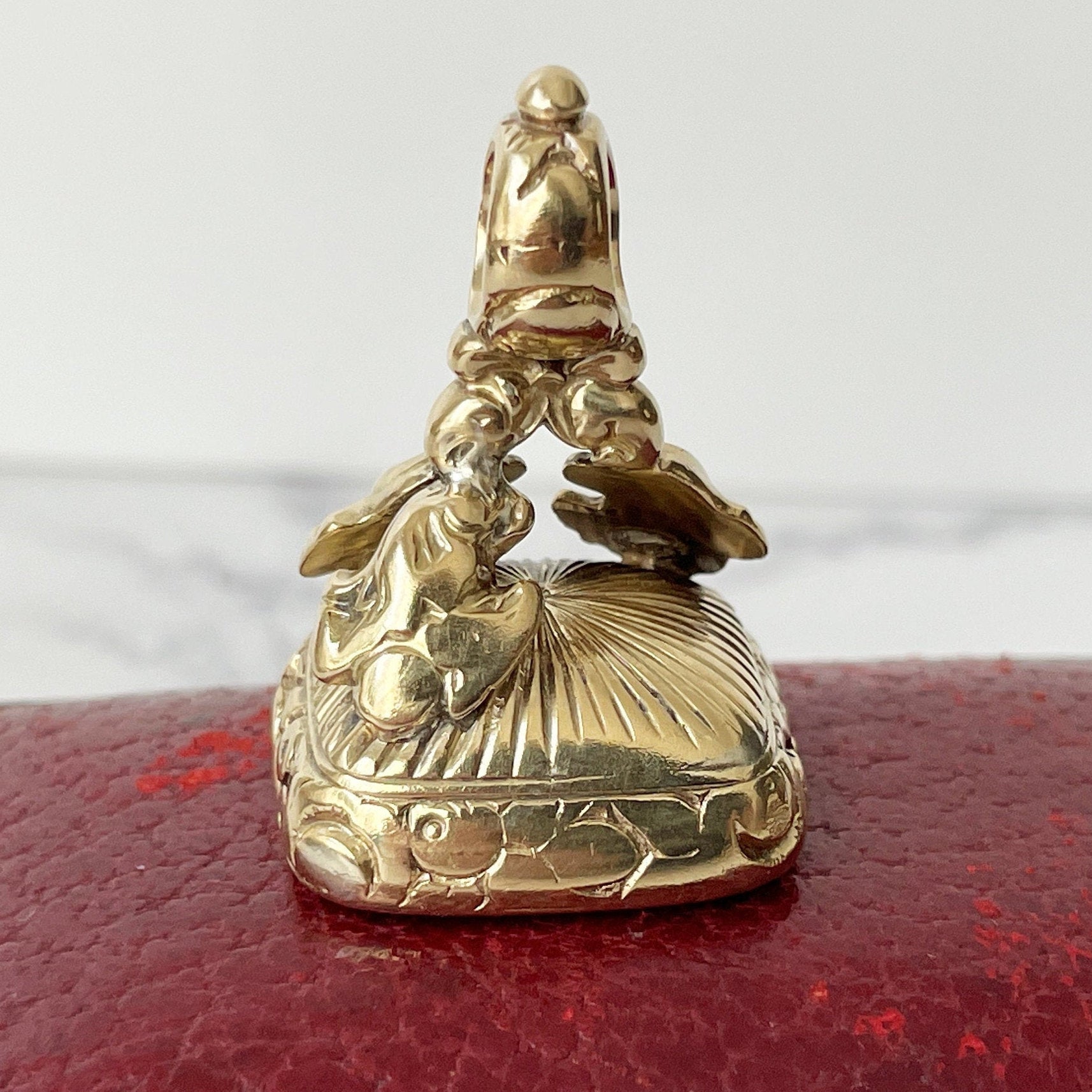 Georgian 15ct Gold Seal Fob - Fairness Wins. Carved Moonstone Latin Intaglio Fob Seal. Armorial Crest/Coat Of Arms Wax Seal Fob, Circa 1760